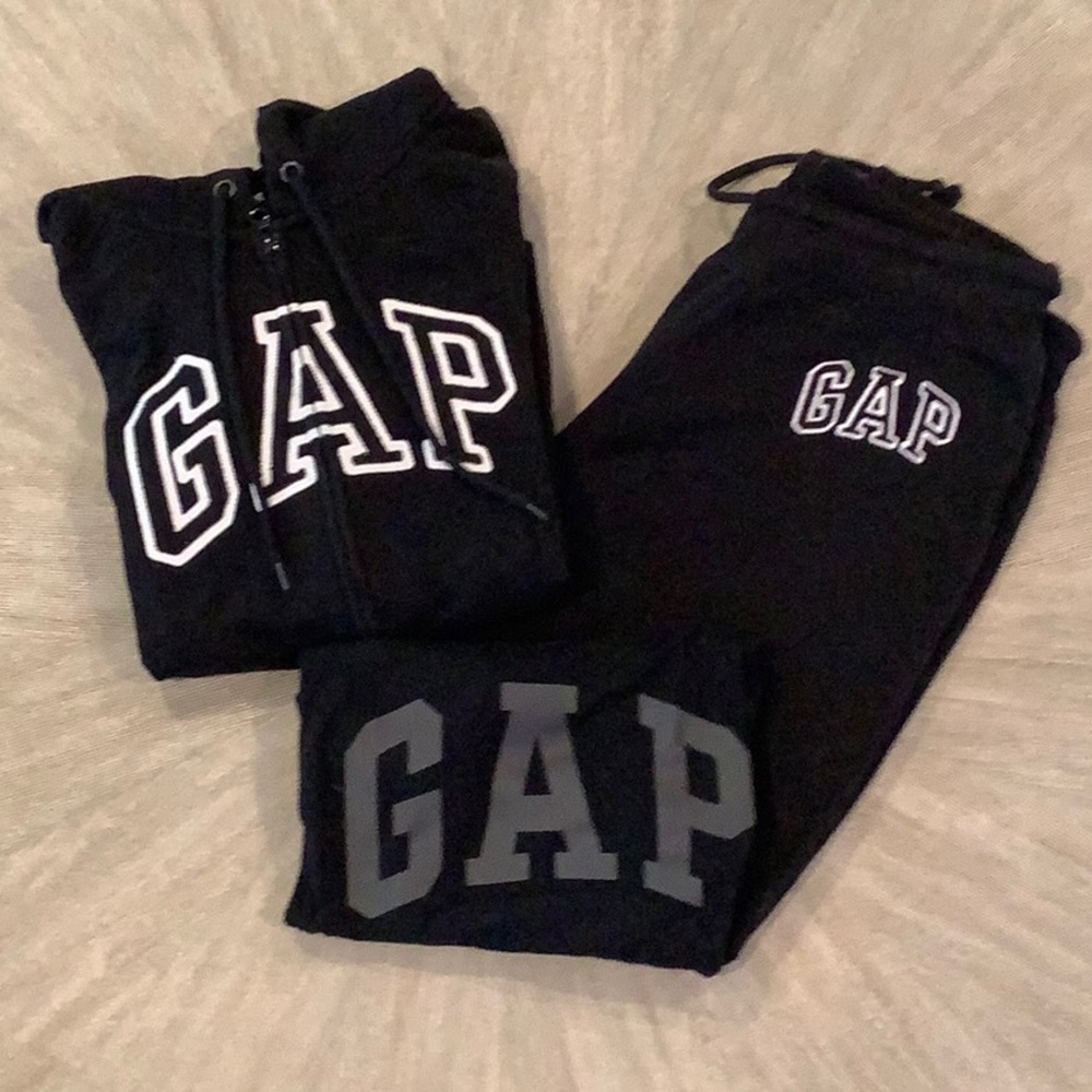 GAP Matching Zippy Sweatshirt, Sweatpant and Matching Short Sleeve Tee S…